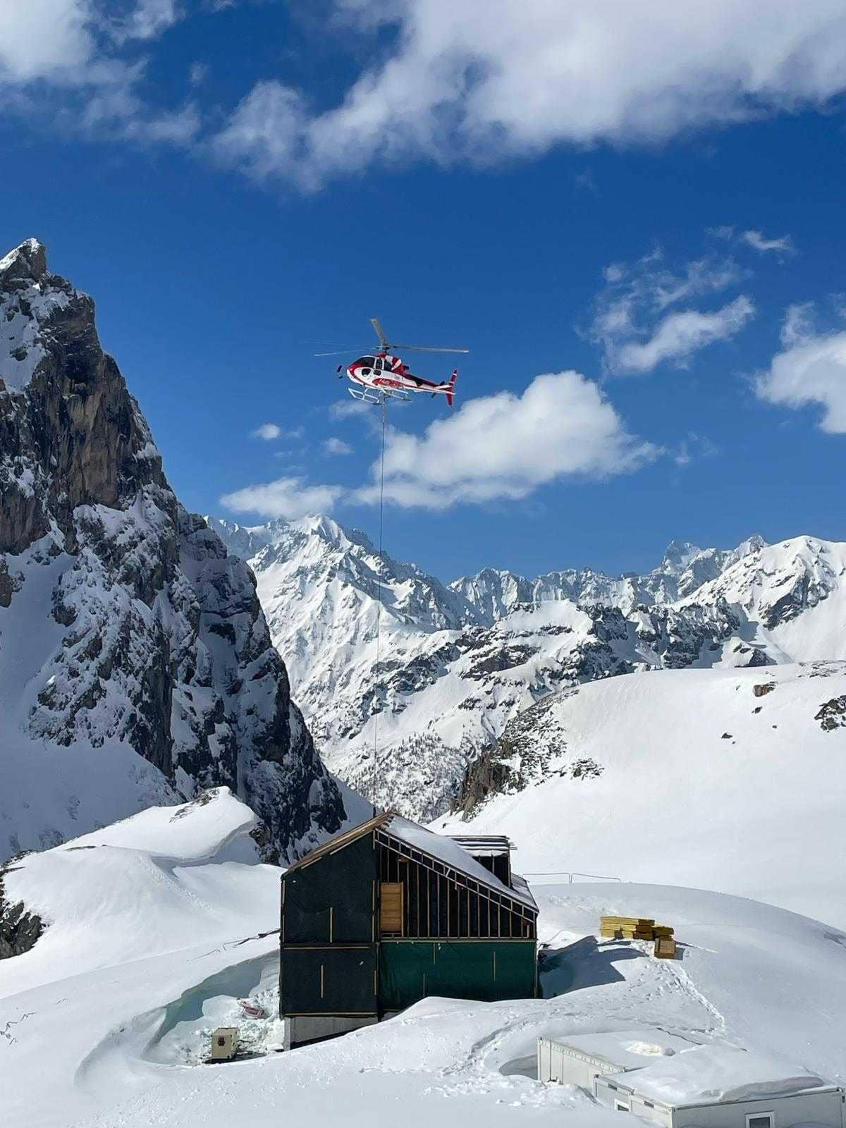 Refuge sous la neige à Serre Chevalier